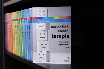  Racionálně-emoční terapie; Fryer, Daniel; Portál, 2021, kognitivně behaviorální terapie, praktický program, edice Spektrum